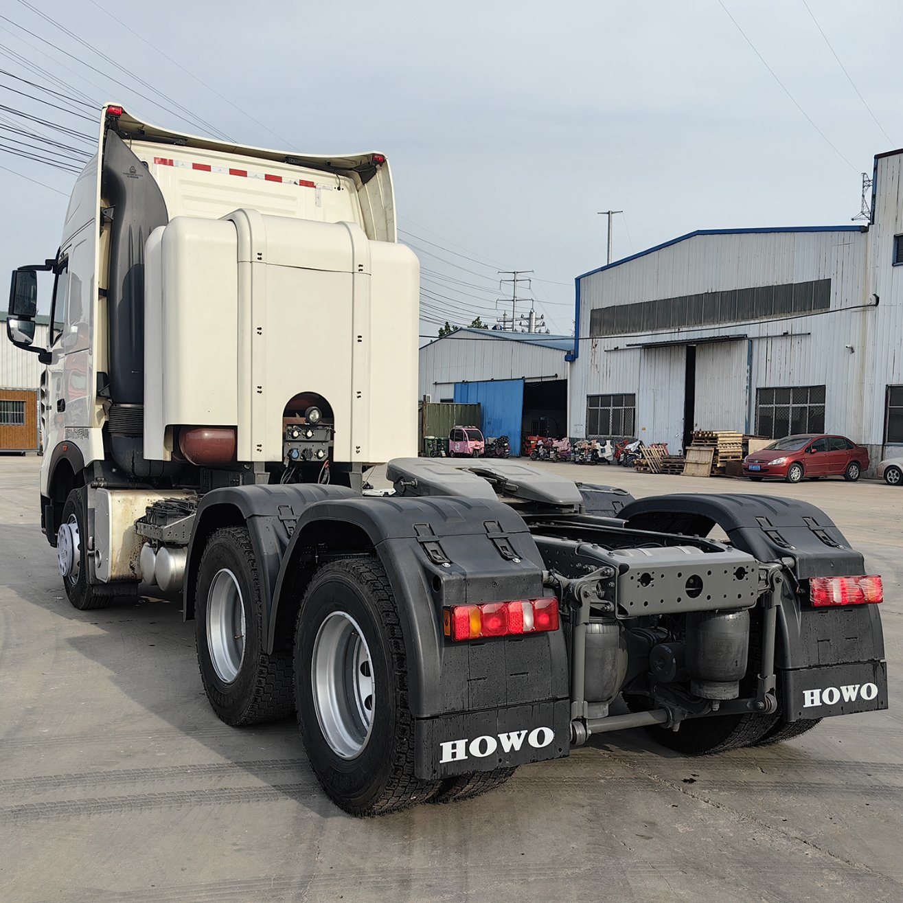 6X4 HOWO T7 10 Tires 40 Tons 380hp Original Engine Used Cng Tractor Truck