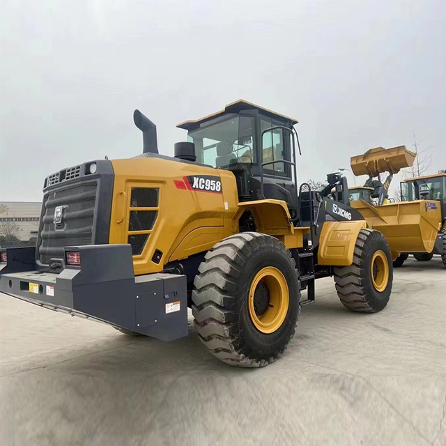 China Earth-Moving Machinery 5 Ton 7 M3 Bucket Wheel Loader Front Loader XCMG Loader XC958