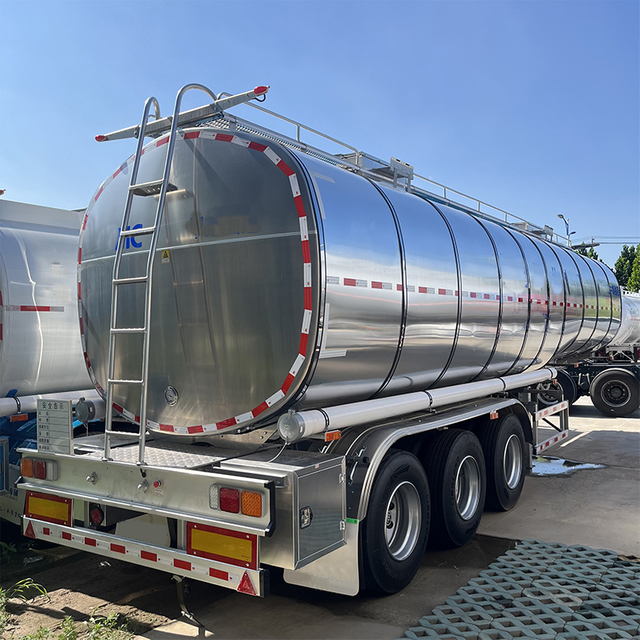 Brand New Oil Tank Semi Trailer 2 3 4 Axles 20 To 50 Cubic Meter Fuel Tanker Trailer