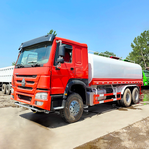 Second Hand HOWO Water Tanks 20000L 6*4 Drive Wheel Sprinkler Water Tank Truck