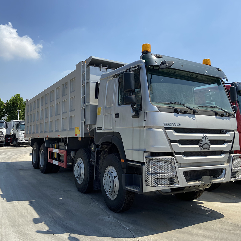 A large stock sino howo tipper dump trucks 8x4 for sale 