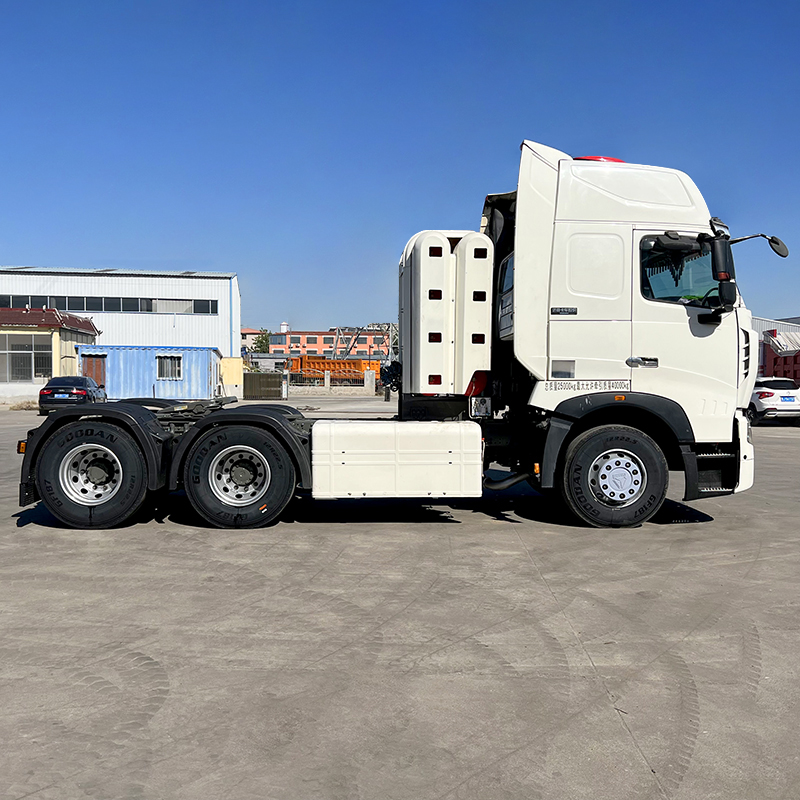 6X4 HOWO T7 10 Tires 40 Tons 380hp Original Engine Used Cng Tractor Truck