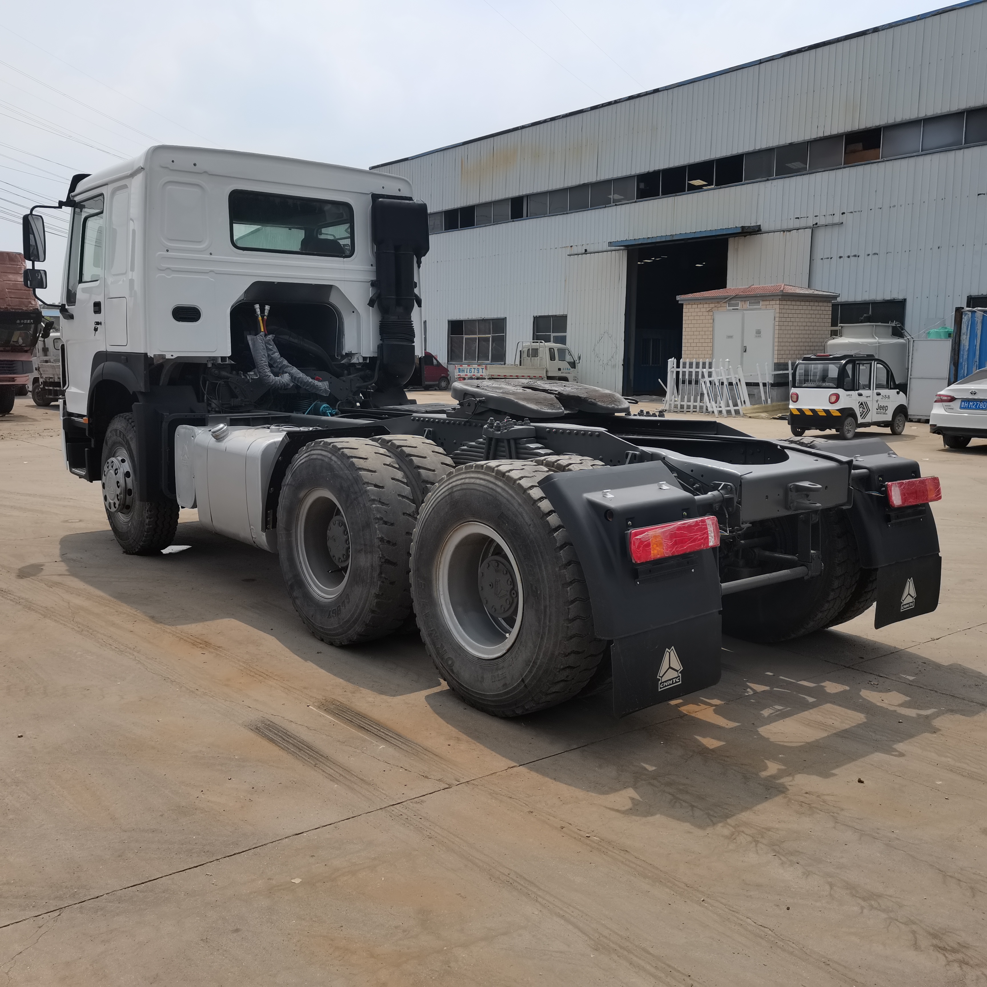 High Quality Sinotruk Howo 6*4 Diesel 375/380/400hp Euro2/3 Tractor Head Truck from China