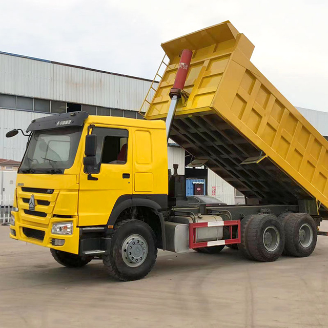 Factory Price Sinotruck Howo 375 Horsepower 10 Wheeler 6*4 Heavy Duty 40 Ton Dump Truck with High Quality