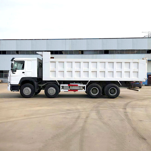 Used sinotruck 375hp white 30tons 12wheeler Howo Dump Truck 8×4 